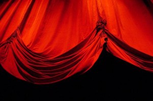 red-curtain